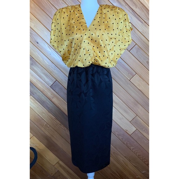 Dresses & Skirts - 70s/80s Silk Black & Yellow polka dot and floral sheath dress